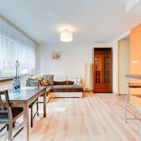 Orange By Oneapartments *
